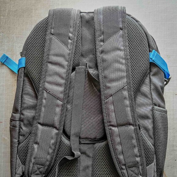 BNWOT Warner Brothers medium sized laptop backpack - Picture 2 of 14